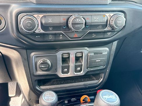 Used 2019 Jeep Wrangler Sport image 17