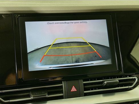 Used 2020 Kia Niro EX image 15