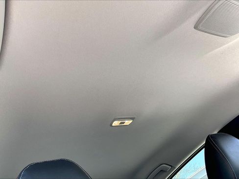 Used 2025 Nissan Kicks SR FWD image 13