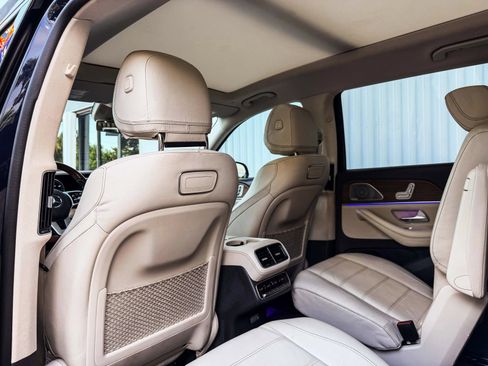 Used 2020 Mercedes-Benz GLS 450 4MATIC image 21