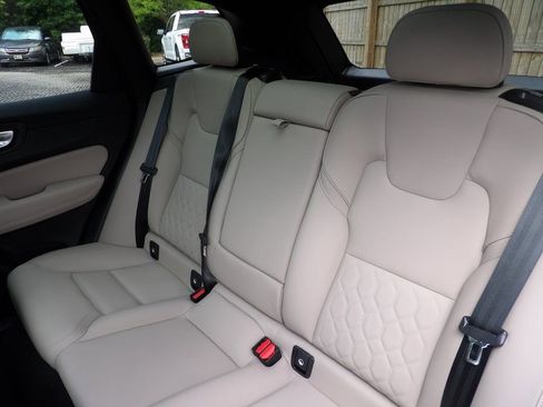 New 2026 Volvo XC60 B5 Core w/ Climate Package image 22