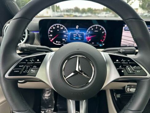 Used 2025 Mercedes-Benz CLA 250 4MATIC image 28