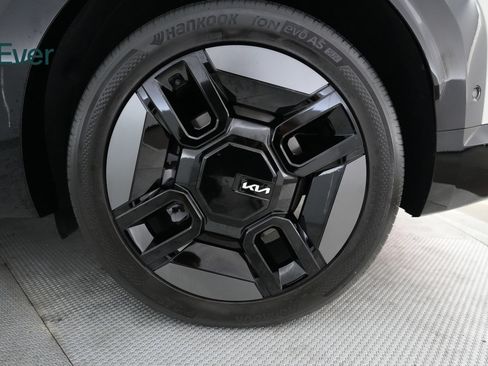 Used 2024 Kia EV9 GT-Line AWD/4WD image 9