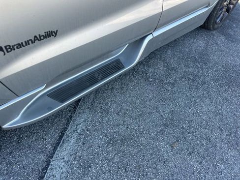 Used 2024 Toyota Sienna XSE w/ XSE Plus Package image 11