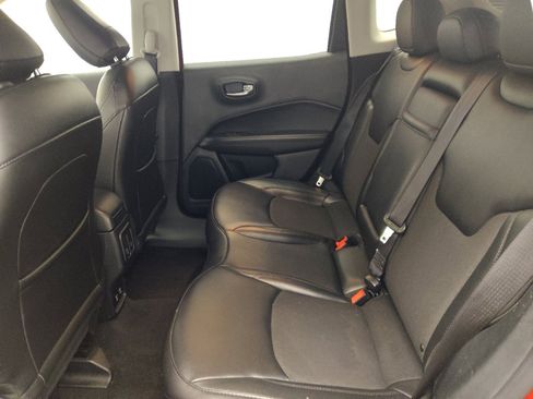 Used 2019 Jeep Compass Latitude FWD image 18