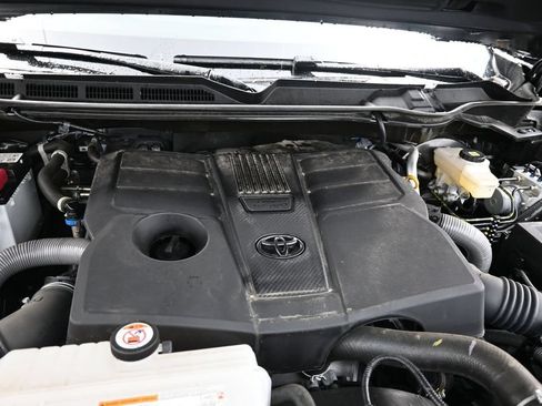 Used 2025 Toyota Tundra SR5 w/ SR5 Convenience Package AWD/4WD image 16