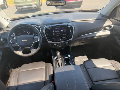 Used 2020 Chevrolet Traverse LT w/ LT Premium Package image 16