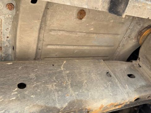 Used 2004 Chevrolet Silverado 2500 LT w/ Heavy-Duty Power Package image 8