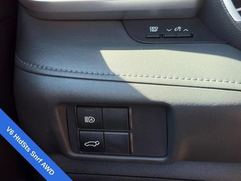 Used 2022 Toyota Highlander XLE AWD/4WD image 30
