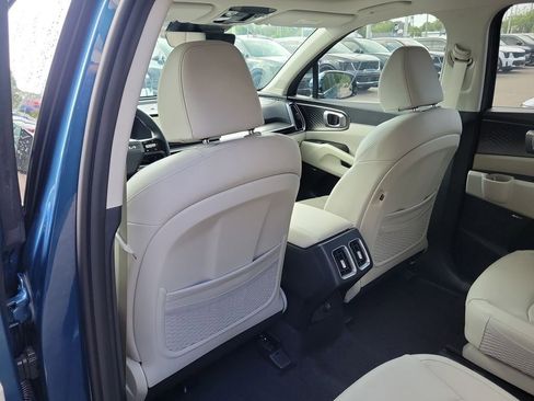 New 2026 Kia Sorento EX w/ EX Premium Package FWD image 17