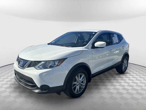 Used 2019 Nissan Rogue Sport S w/ Appearance Package image 3