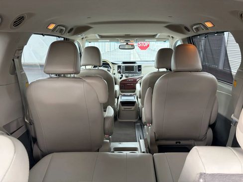 Used 2011 Toyota Sienna XLE image 15