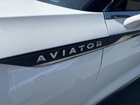 Used 2023 Lincoln Aviator Reserve w/ Equipment Group 201A image 11