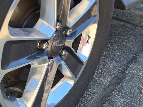 Used 2020 Jeep Wrangler Unlimited Sahara w/ Safety Group AWD/4WD image 6