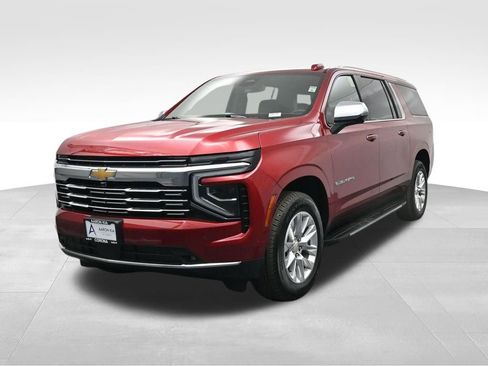 Used 2025 Chevrolet Suburban Premier image 1