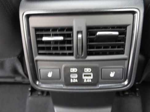 Used 2025 Subaru Forester Touring image 29