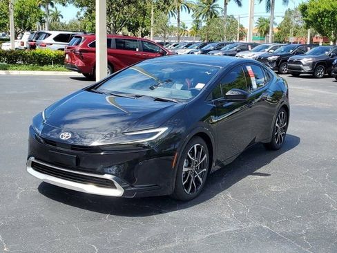 New 2025 Toyota Prius Plug-In Hybrid image 2