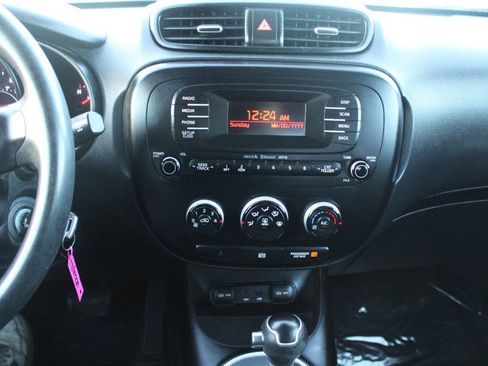 Used 2015 Kia Soul + image 13