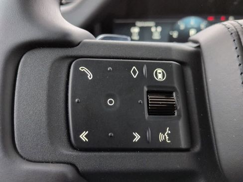 New 2026 Land Rover Defender 110 OCTA image 25