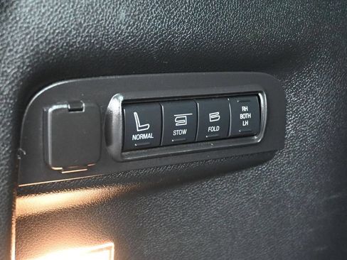 Used 2017 Ford Explorer Limited FWD image 16