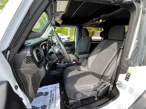 Used 2022 Jeep Wrangler Sport AWD/4WD image 16