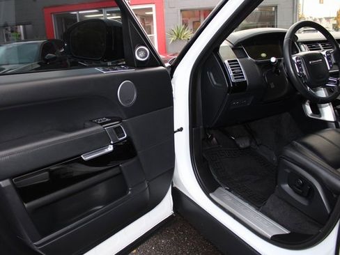 Used 2016 Land Rover Range Rover image 13