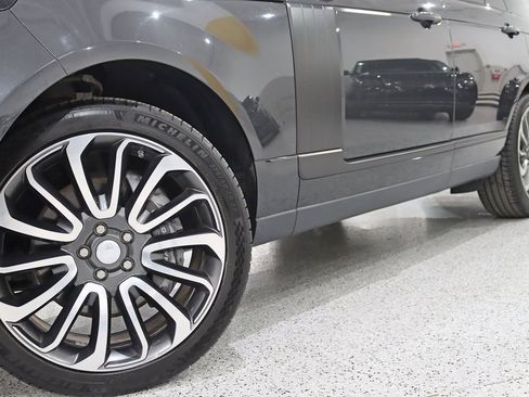 Used 2020 Land Rover Range Rover HSE image 4
