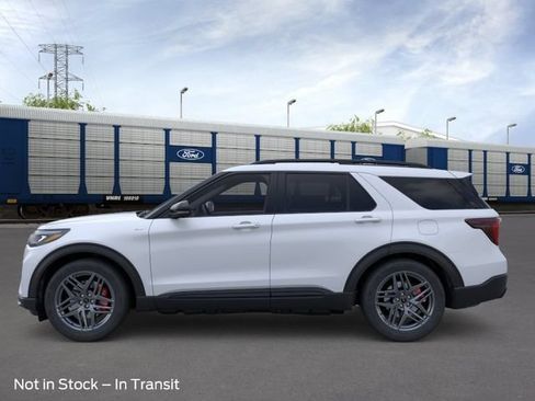 New 2026 Ford Explorer ST-Line w/ ST-Line Street Pack RWD image 3