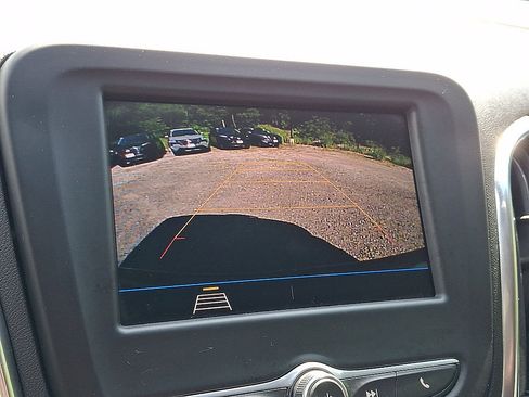 Used 2021 Chevrolet Equinox LT FWD image 15
