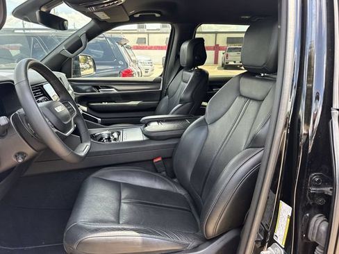 Used 2024 Jeep Wagoneer Series III AWD/4WD image 25