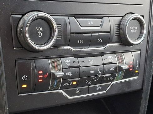 Used 2018 Ford Explorer XLT w/ Equipment Group 202A image 17