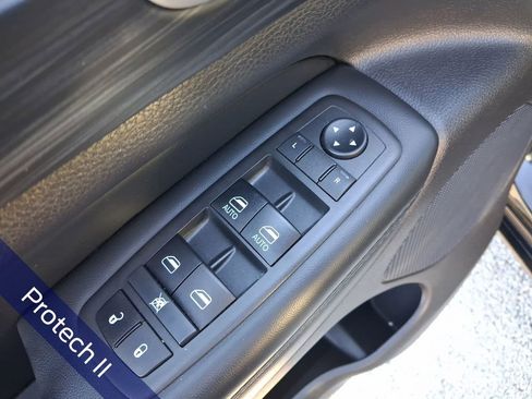 Used 2021 Jeep Grand Cherokee Laredo X image 11