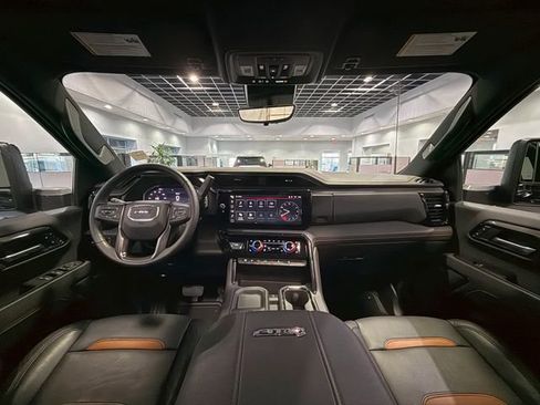 Used 2024 GMC Sierra 2500 AT4 w/ AT4 Premium Plus Package image 16