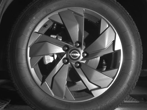 Used 2025 Nissan Rogue SV image 12