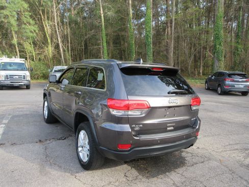 Used 2017 Jeep Grand Cherokee Laredo w/ Quick Order Package 23E image 7