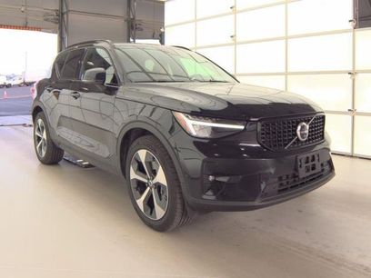 Used 2025 Volvo XC40 B5 Plus