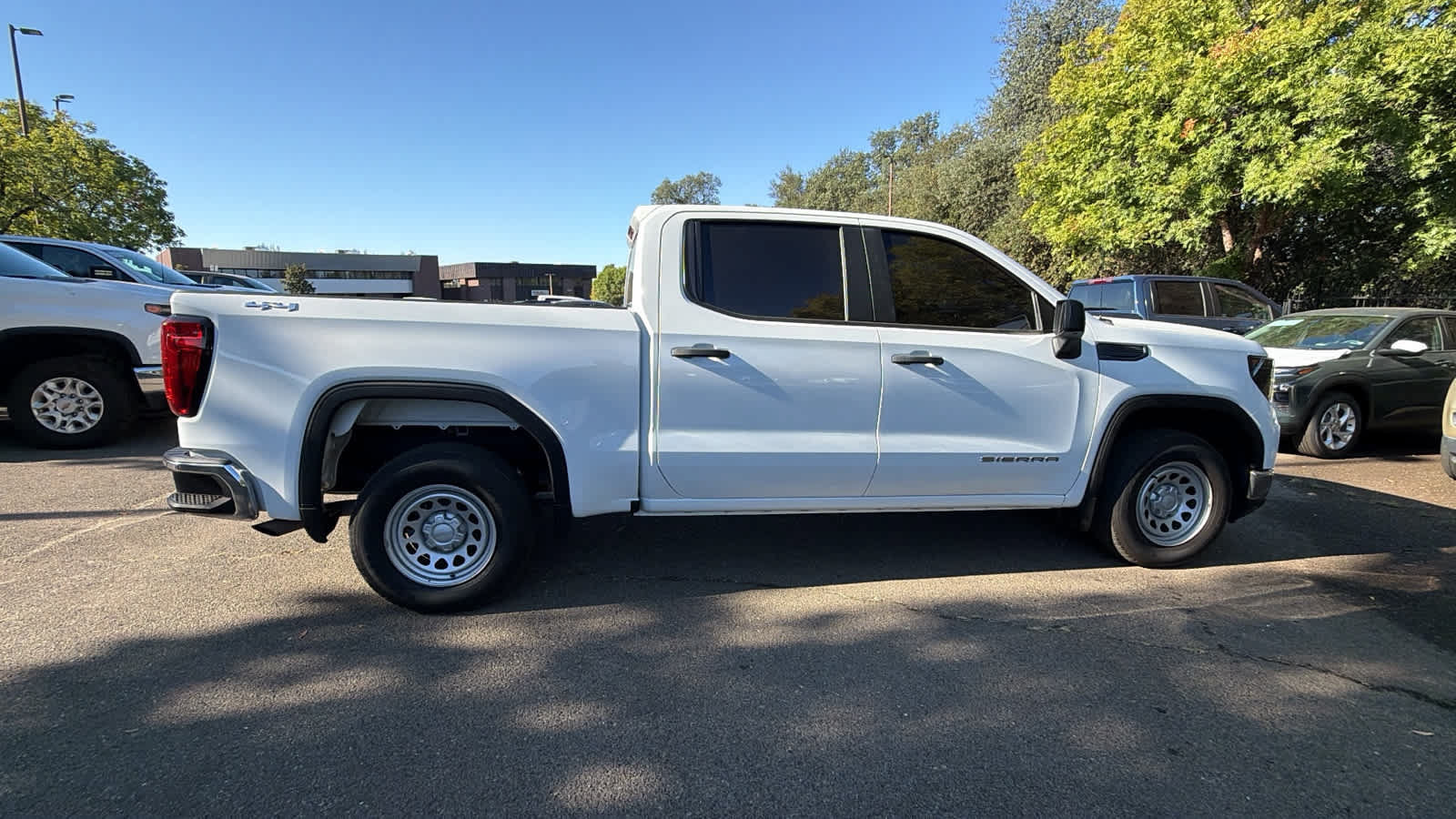 Used 2023 GMC Sierra 1500 Pro AWD/4WD image 4