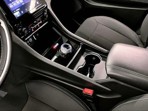 Used 2025 Jeep Grand Cherokee Laredo X image 15