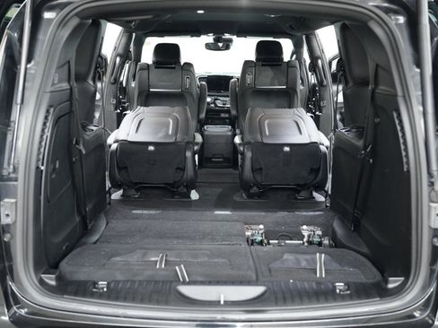 Used 2021 Chrysler Pacifica Touring-L w/ Uconnect Theater Family Group image 39