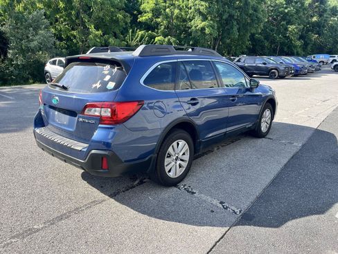 Used 2019 Subaru Outback 2.5i Premium w/ Popular Package #2 AWD/4WD image 10
