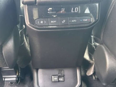 Certified 2024 Toyota Highlander XSE AWD/4WD image 12