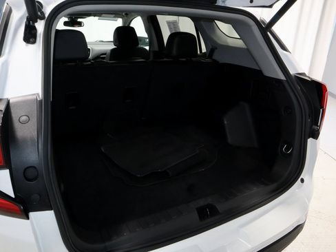 Used 2024 GMC Terrain SLT AWD/4WD image 13