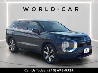 Used 2025 Mitsubishi Outlander SE