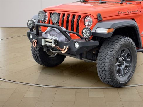 Used 2019 Jeep Wrangler Sport image 2