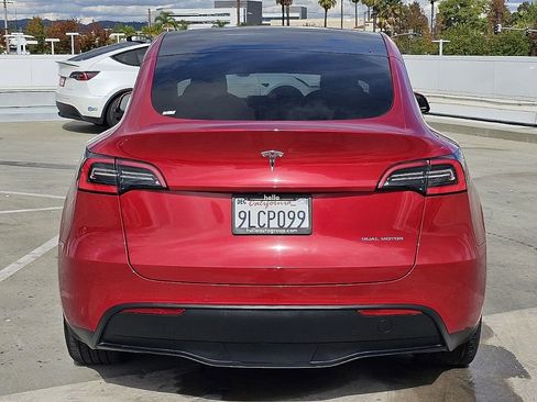 Used 2021 Tesla Model Y Long Range image 16