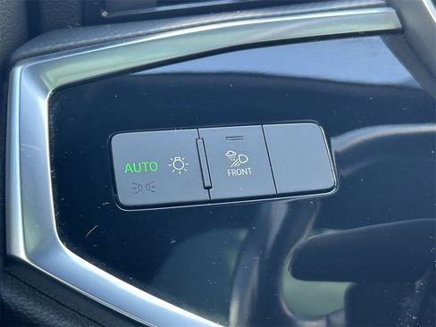 Used 2024 Audi Q3 2.0T Premium image 27