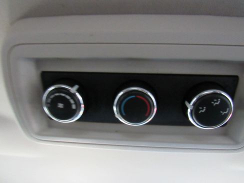 Used 2018 Dodge Journey SE w/ Popular Equipment Group FWD image 21