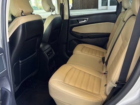 Used 2019 Ford Edge SEL FWD image 9