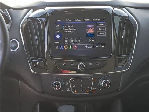 Used 2023 Chevrolet Traverse LT FWD image 14