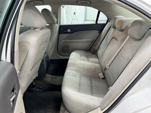 Used 2010 Ford Fusion SE image 21